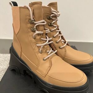 Sorel Tan Lace Up Women's Boots